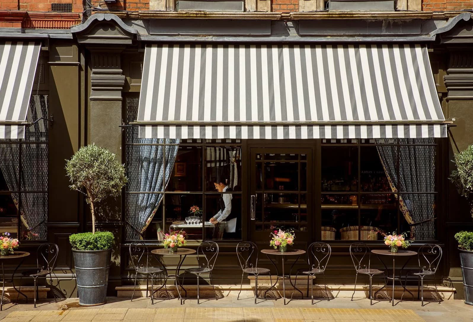 Covent Garden classics, dining destinations to discover